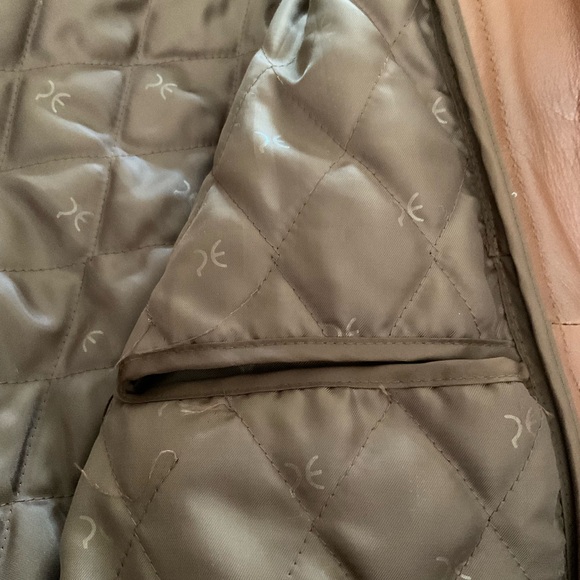 VINTAGE LEATHER BOMBER JACKET - Picture 4 of 10